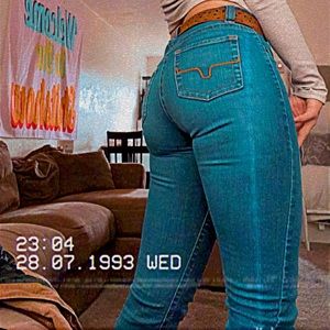 Kimes Ranch Betty Sue Size 4 Jeans $125 retail value